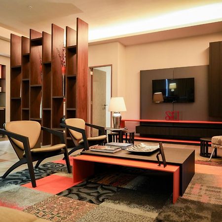 Metria Hotel レオン エクステリア 写真 The interior of the lounge