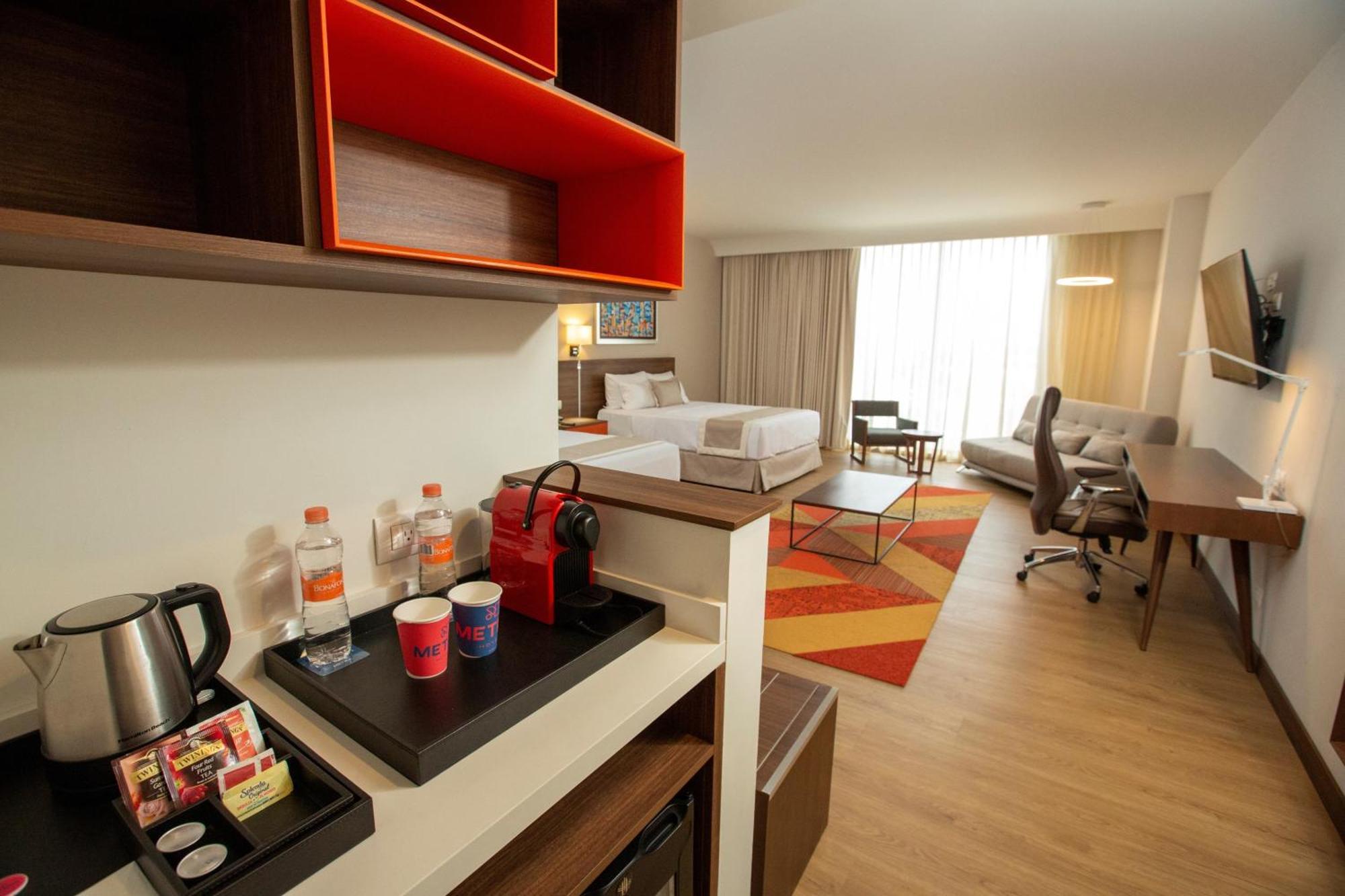 Metria Hotel レオン エクステリア 写真 A typical studio room at a Residence Inn